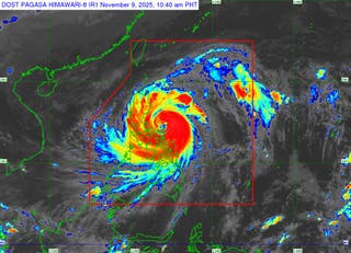 Satellite image shows size of Super Typhoon Fung-wong